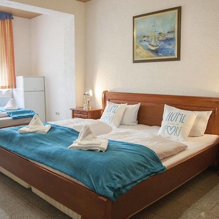 Hotel Atlantis Ramstein-Miesenbach Esterno foto