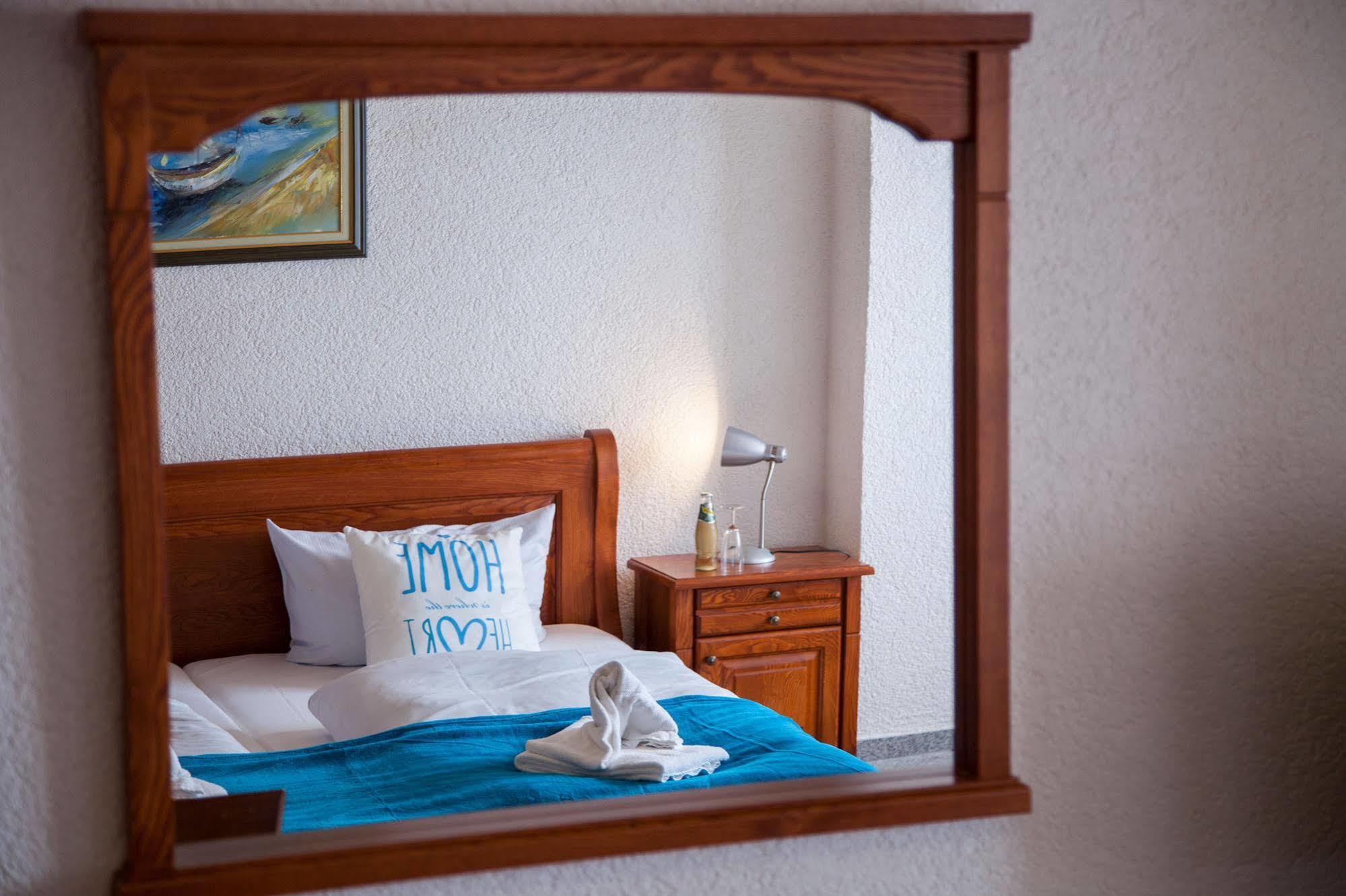 Hotel Atlantis Ramstein-Miesenbach Esterno foto